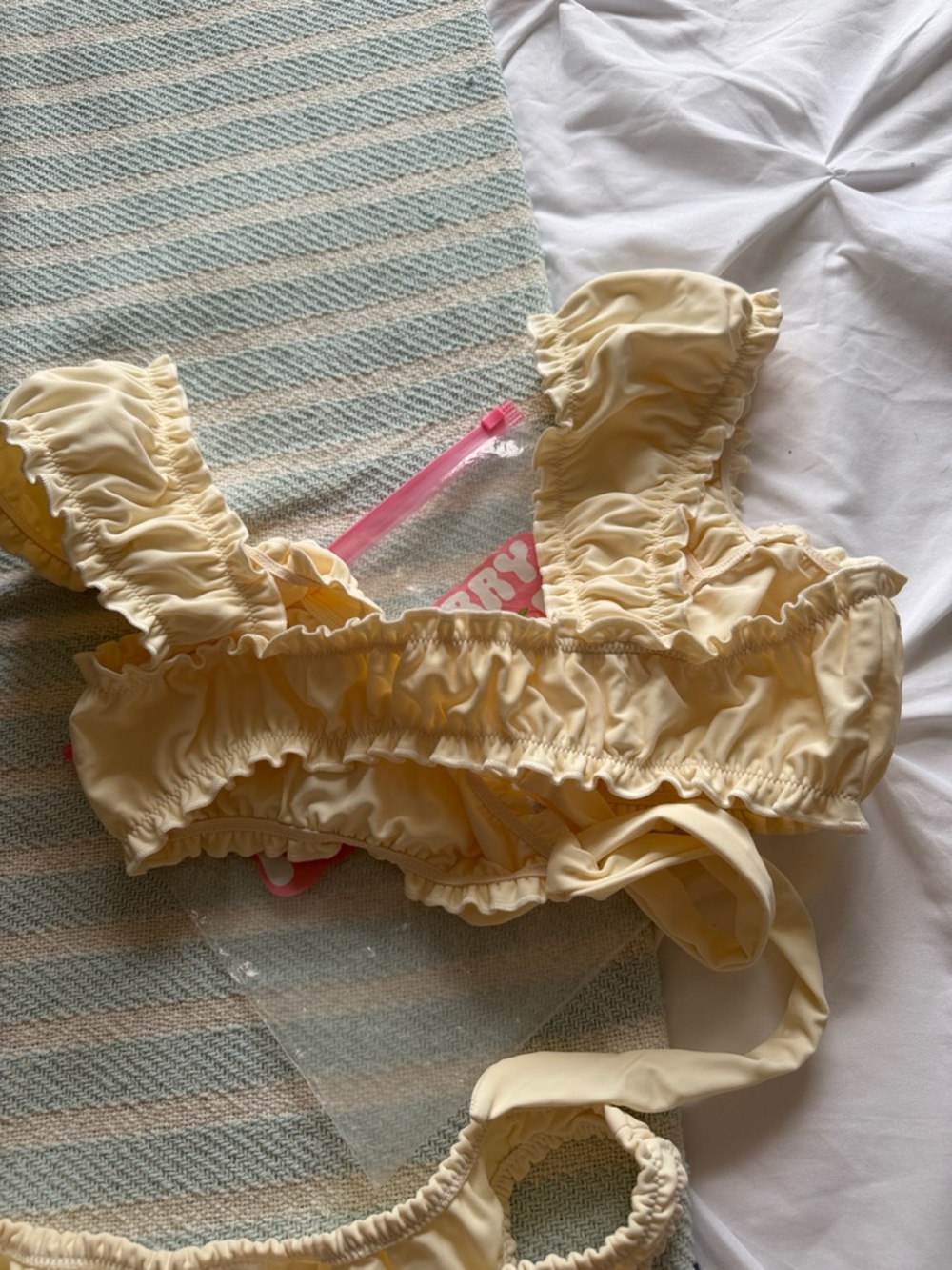 Strawberry Milk Mob Cream Ruffled Bikini Set - Picture 9 of 10